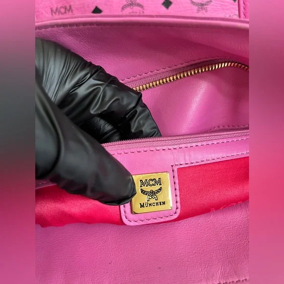 MCM Vibrant Pink Logo large Tote - Picture 2 of 15